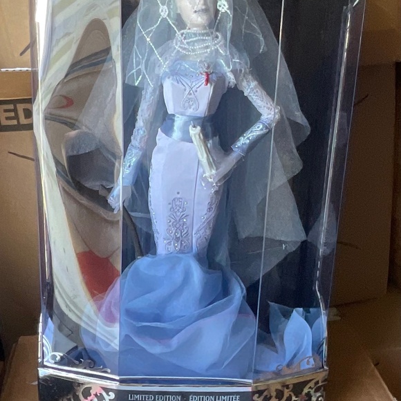 DISNEY HAUNTED MANSION BRIDE LTD DOLL  17 in - Picture 1 of 7